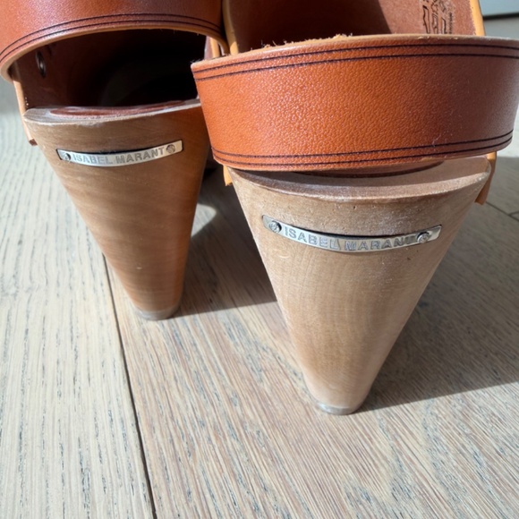 Isabel Marant Size 37 Tan Leather and Wood Clogs, with Chrome Studs - Never Worn - Picture 4 of 7